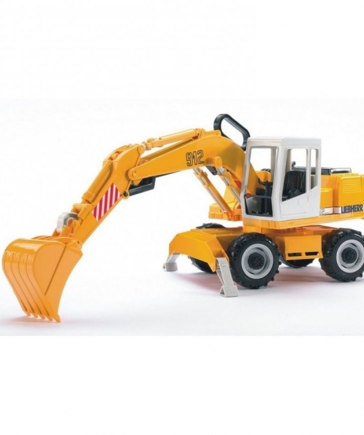CAT excavator with wheels / 4